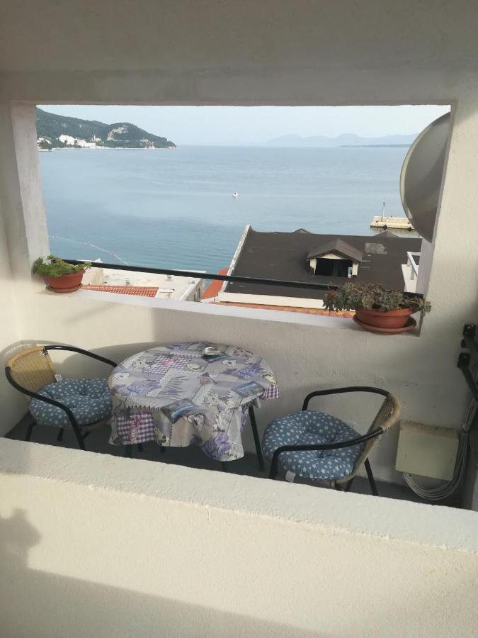 Apartments Knezic Igrane Bagian luar foto